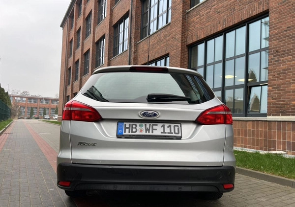 Ford Focus cena 26900 przebieg: 220000, rok produkcji 2017 z Wrocław małe 407